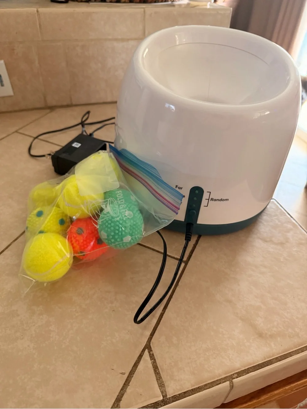 Automatic Ball Launcher for Dogs - WIGGLYTAIL